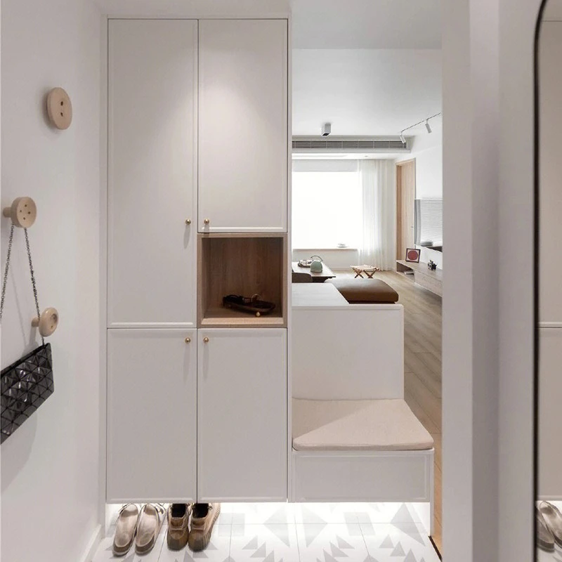 (8)